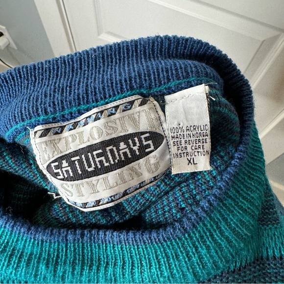 Amazing Vtg Explosive Saturdays Styling Sweater - Picture 7 of 7